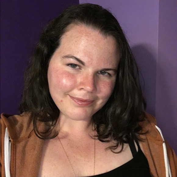 Meet your Posher, Allison - Picture 1 of 1